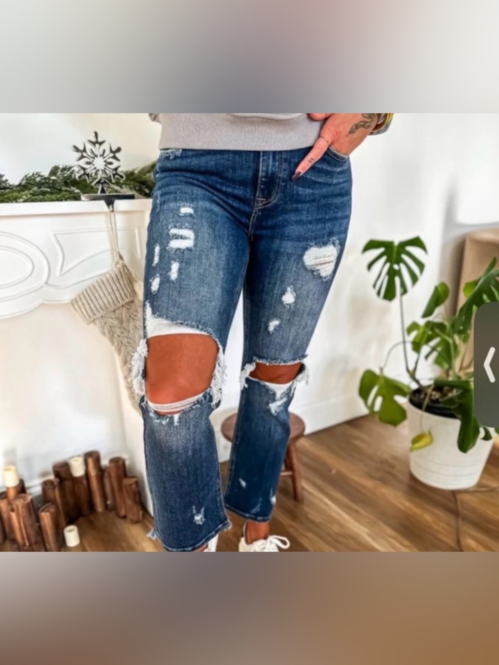 Women's Distressed Boyfriend Jeans in Dark Blue